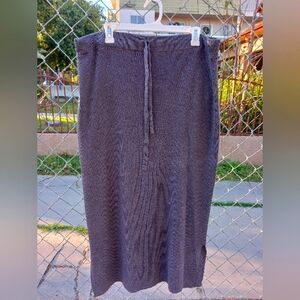 Women knit skirt size 1XL Gray Pre-loved